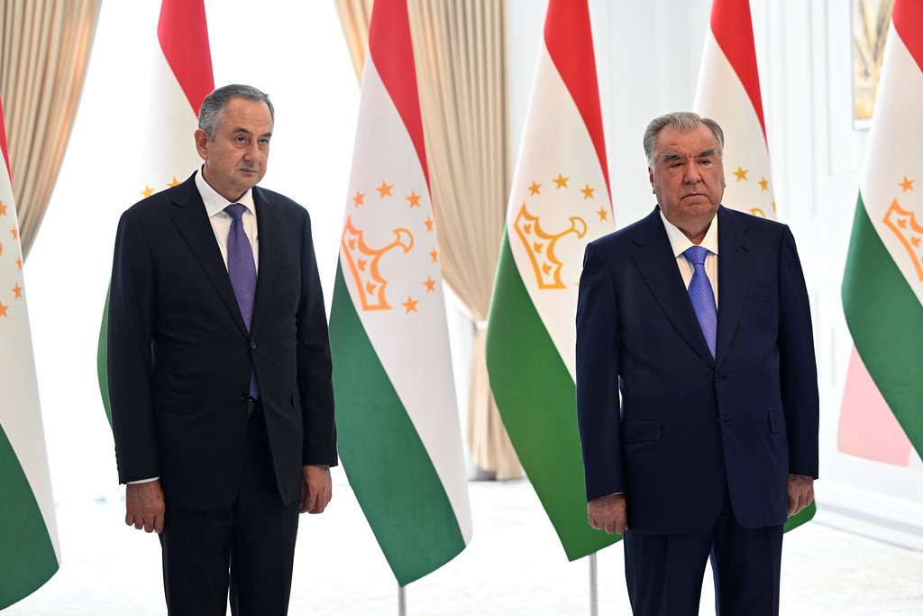 Tacikistan Khatlon şəhərində yeni quşçuluq müəssisəsini istifadəyə verir