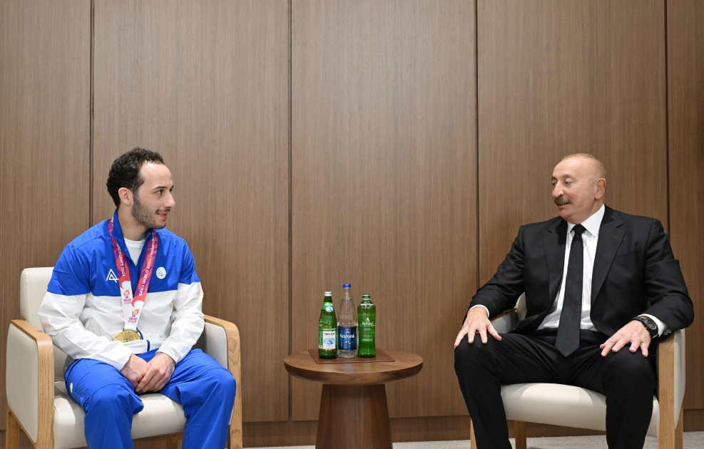 President Ilham Aliyev's sincere dialogue with Azerbaijani judoka Ahmad Yusifov (PHOTO)