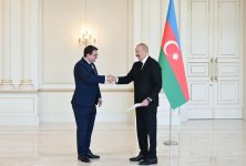 President Ilham Aliyev receives Austria's newly appointed ambassador to Azerbaijan (PHOTO)