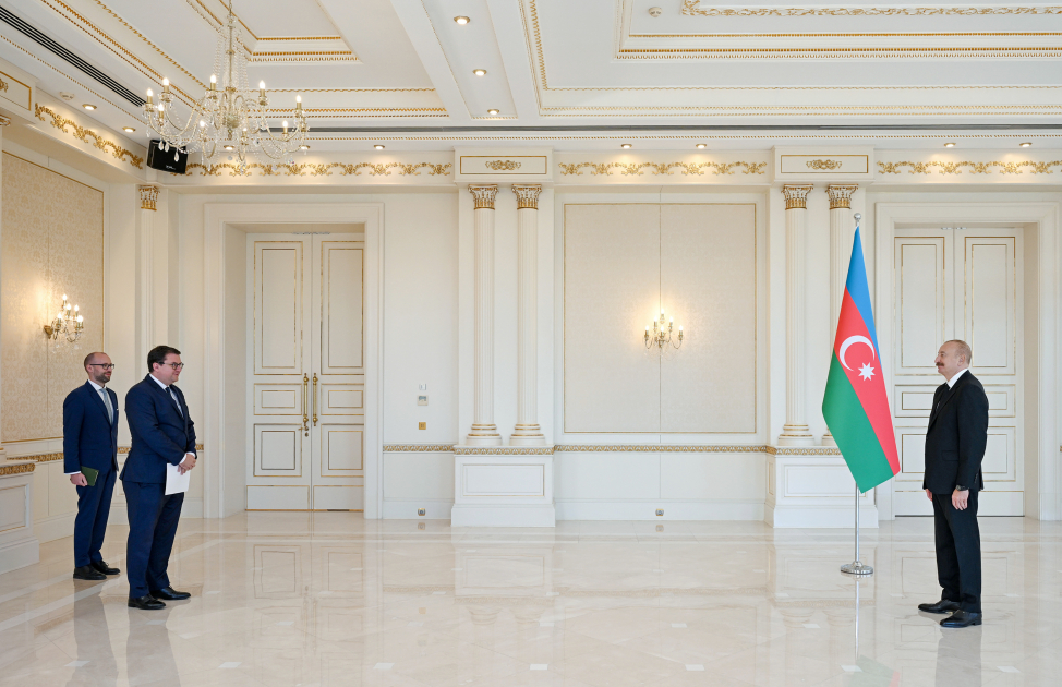 President Ilham Aliyev receives Austria's newly appointed ambassador to Azerbaijan (PHOTO)