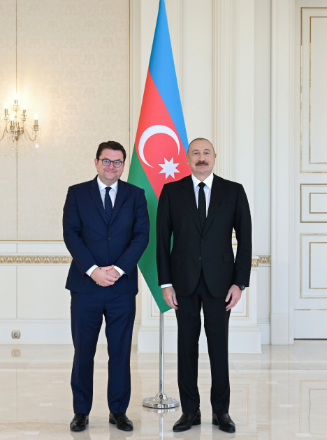 President Ilham Aliyev receives Austria's newly appointed ambassador to Azerbaijan (PHOTO)