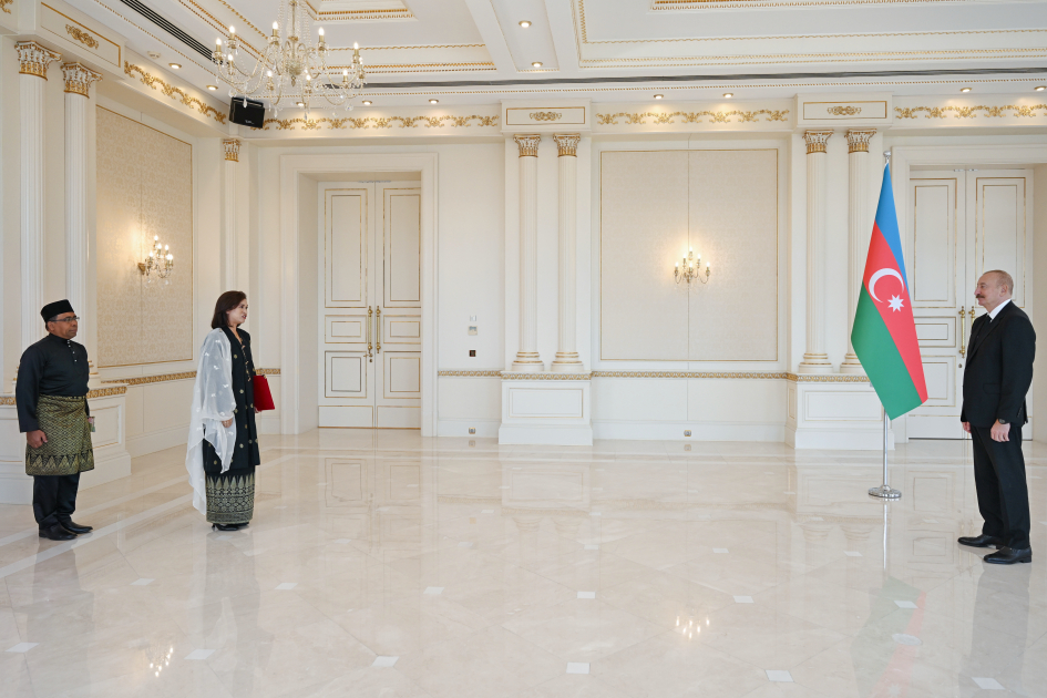 President Ilham Aliyev receives newly appointed ambassador of Malaysia to Azerbaijan (PHOTO/VIDEO)