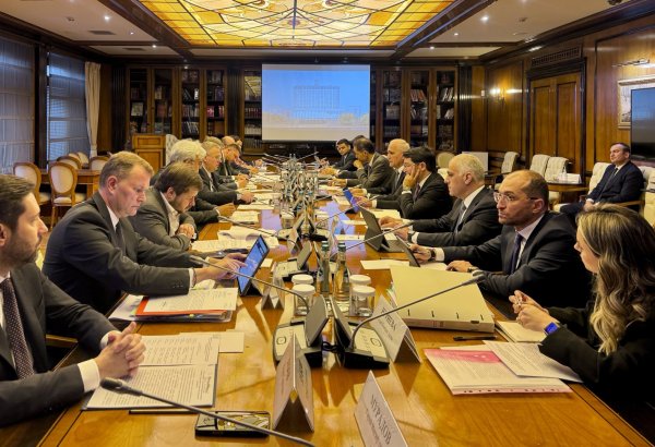 Azerbaijan and Russia discuss expanding trade, investment ties