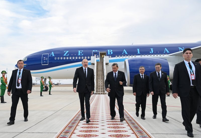 President Ilham Aliyev arrives in Turkmenistan for working visit (PHOTO)