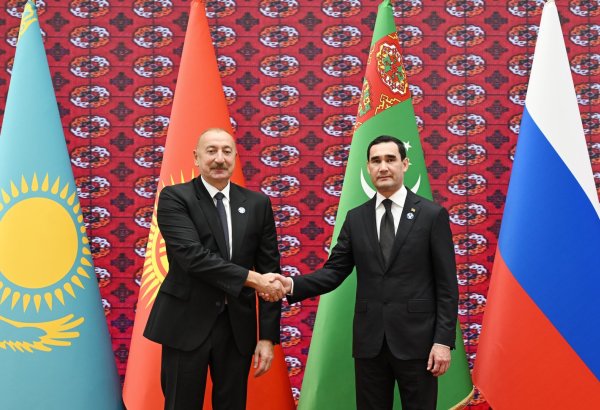 President Ilham Aliyev arrives at Awaza Complex to participate in meeting of Council of Heads of State of CIS (PHOTO)