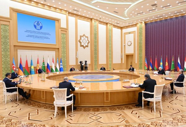 President Ilham Aliyev attends limited-format meeting of CIS Council of Heads of State (PHOTO)