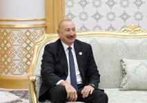 President Ilham Aliyev meets with President of Iran in Turkmenbashi (PHOTO)