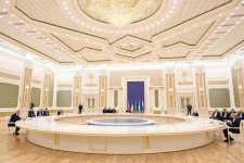 President Ilham Aliyev attends expanded-format meeting of Caspian Environmental Summit in Turkmenbashi (PHOTO)
