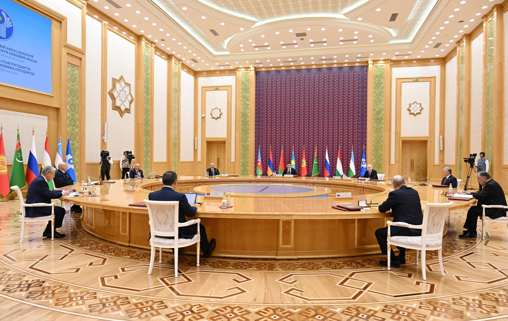 President Ilham Aliyev attends limited-format meeting of CIS Council of Heads of State (PHOTO)