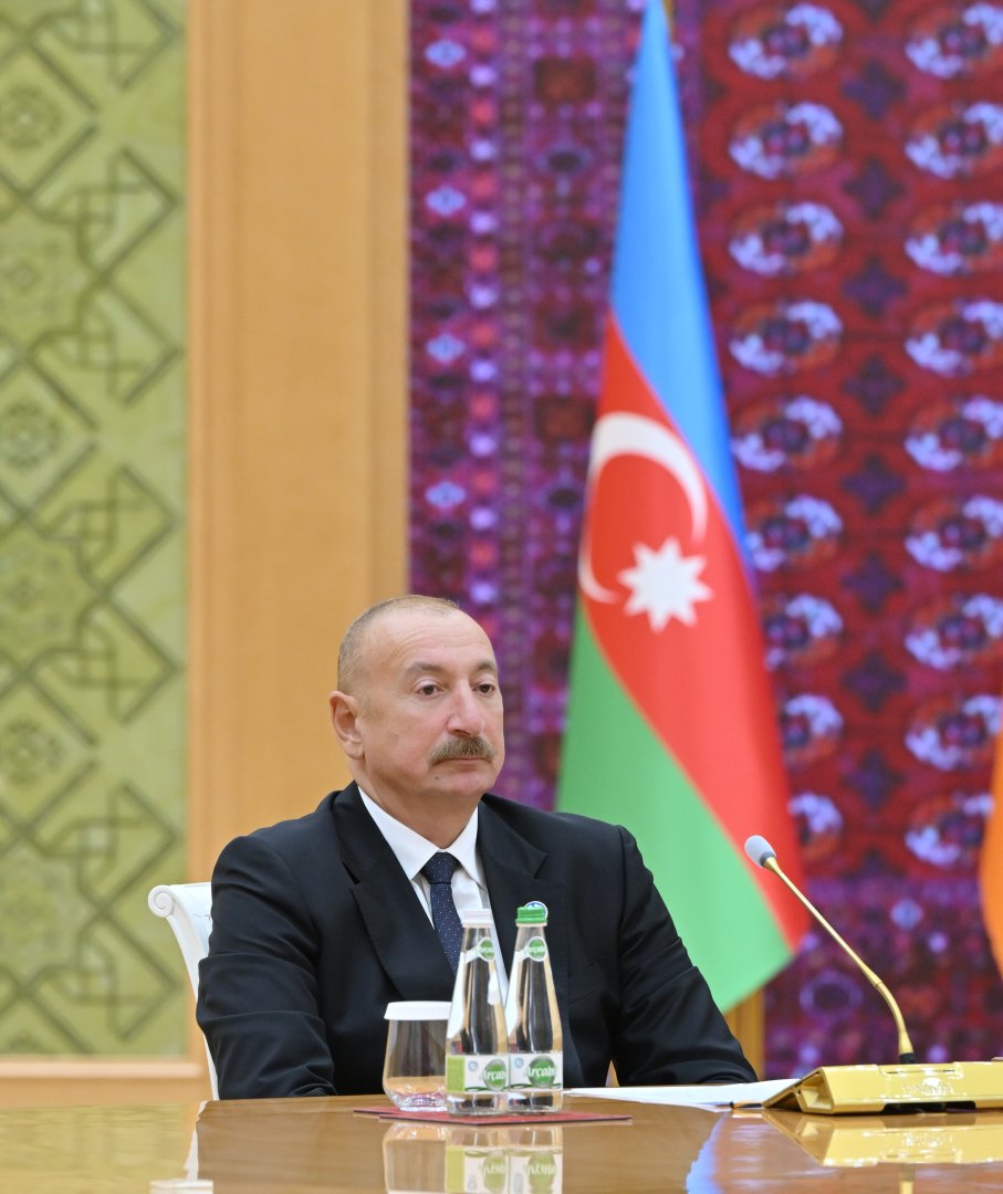 President Ilham Aliyev attends limited-format meeting of CIS Council of Heads of State (PHOTO)