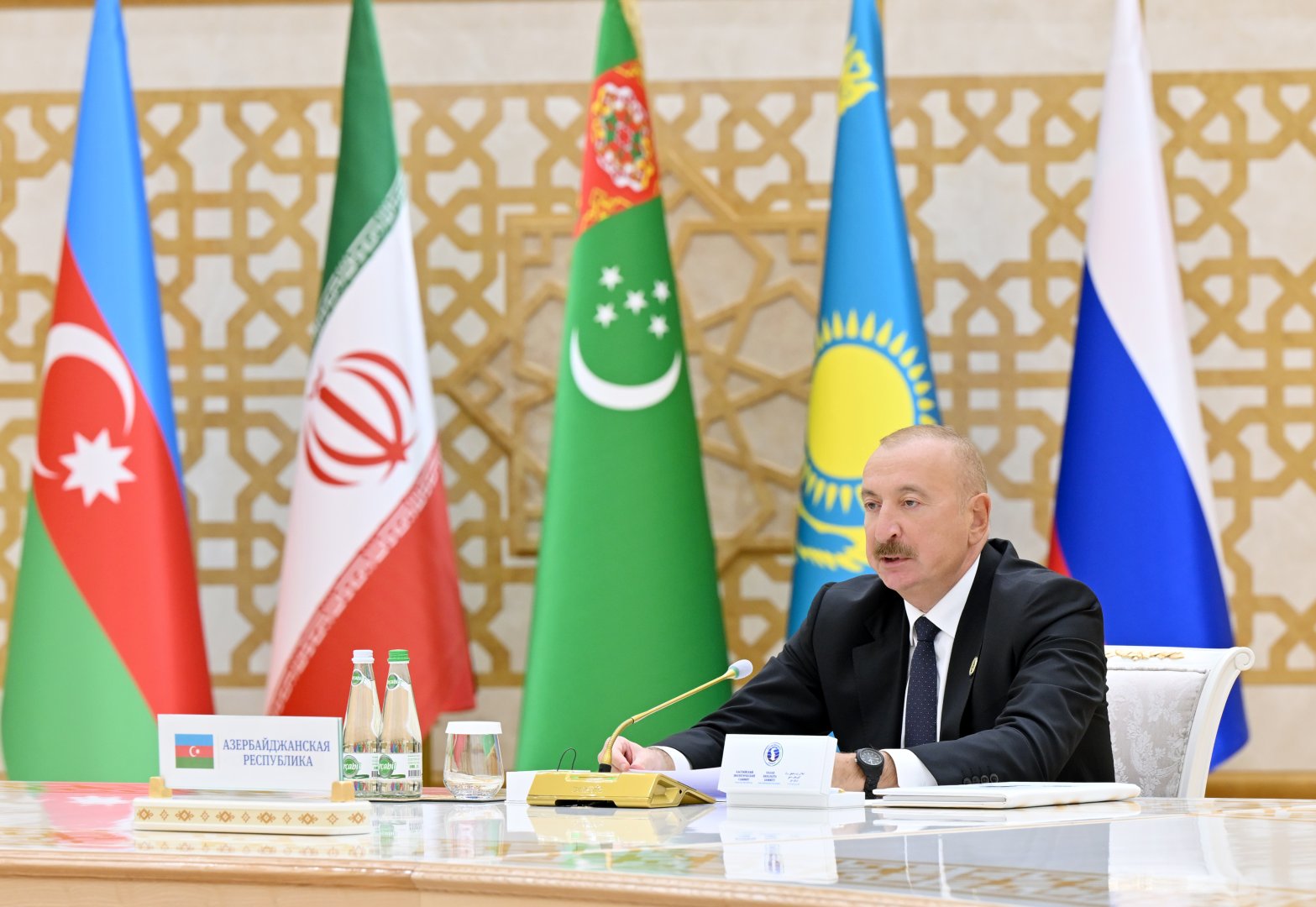 President Ilham Aliyev attends expanded-format meeting of Caspian Environmental Summit in Turkmenbashi (PHOTO)
