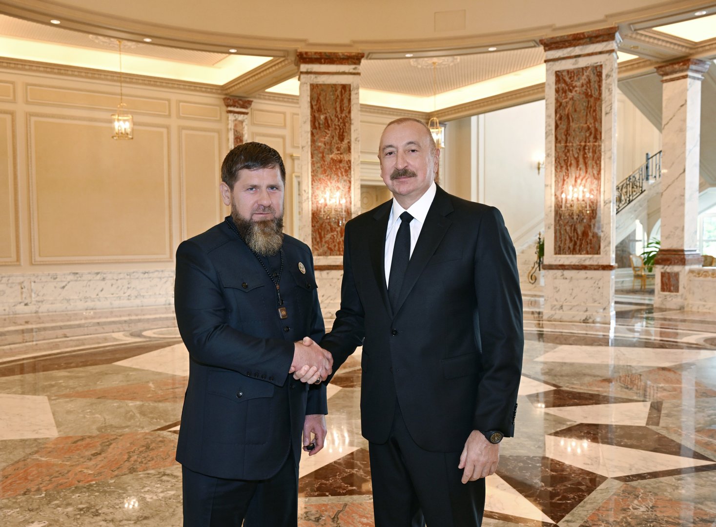 President Ilham Aliyev receives Head of Chechen Republic of Russia (PHOTO)