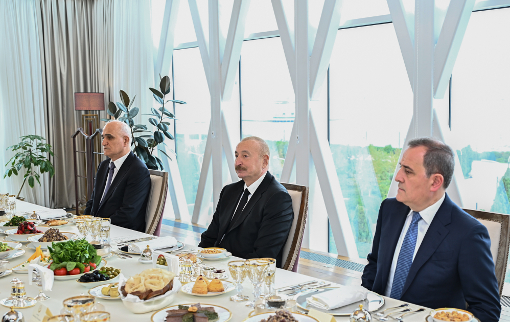 President Ilham Aliyev and Head of Chechen Republic of Russia have lunch together (PHOTO)