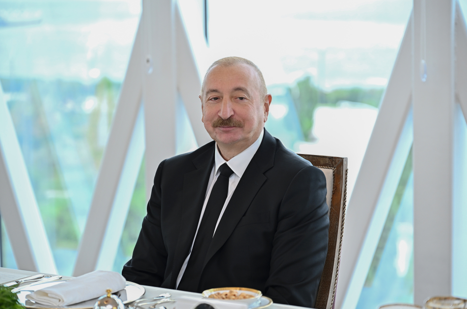 President Ilham Aliyev and Head of Chechen Republic of Russia have lunch together (PHOTO)