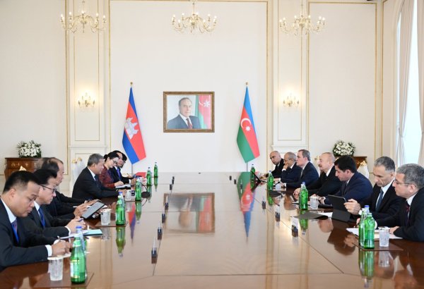 President Ilham Aliyev held expanded-format meeting with Prime Minister of Cambodia (PHOTO/VIDEO)