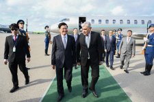 Laos president arrives in Azerbaijan for official visit (PHOTO)