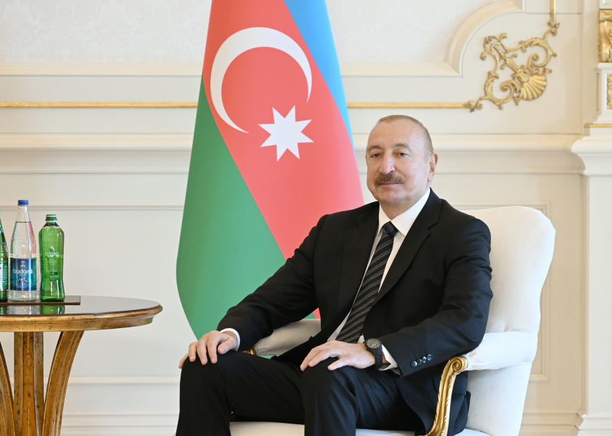 President Ilham Aliyev held limited-format meeting with Prime Minister of Cambodia (PHOTO)