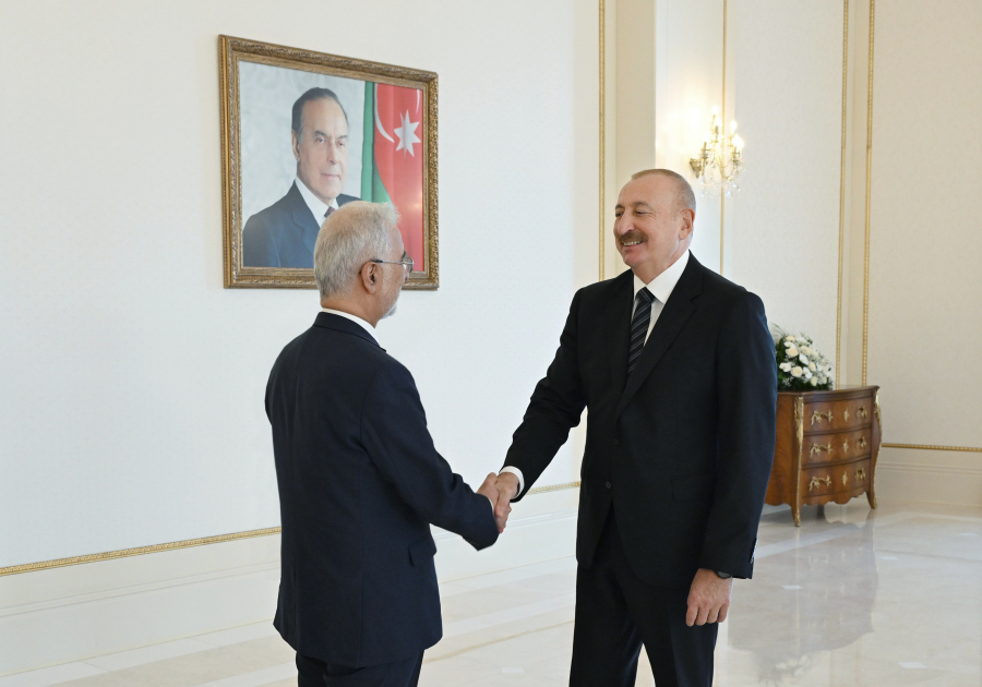 President Ilham Aliyev receives Iranian Interior Minister (PHOTO/VIDEO)