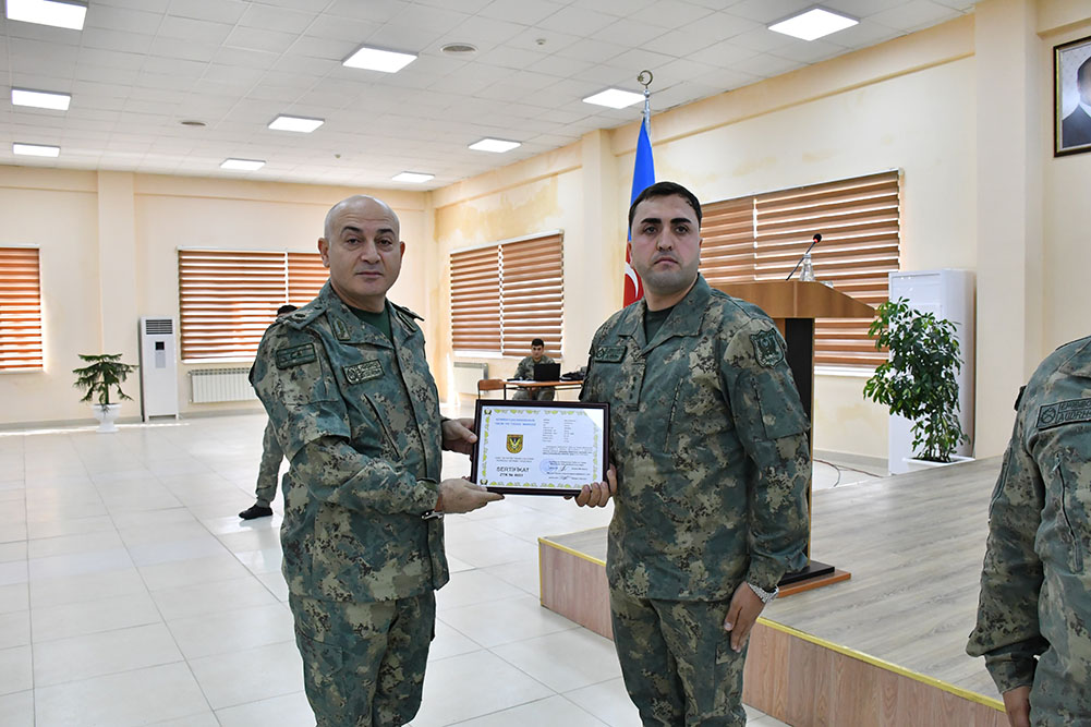 Azerbaijan Army holds officer development course graduation ceremony (PHOTO)