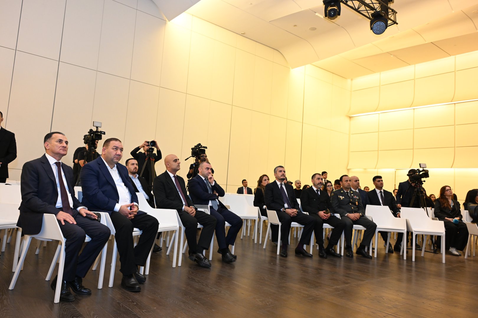 Heydar Aliyev Center hosts briefing with creative team of film "44" - one of Azerbaijan's major film projects (PHOTO/VIDEO)
