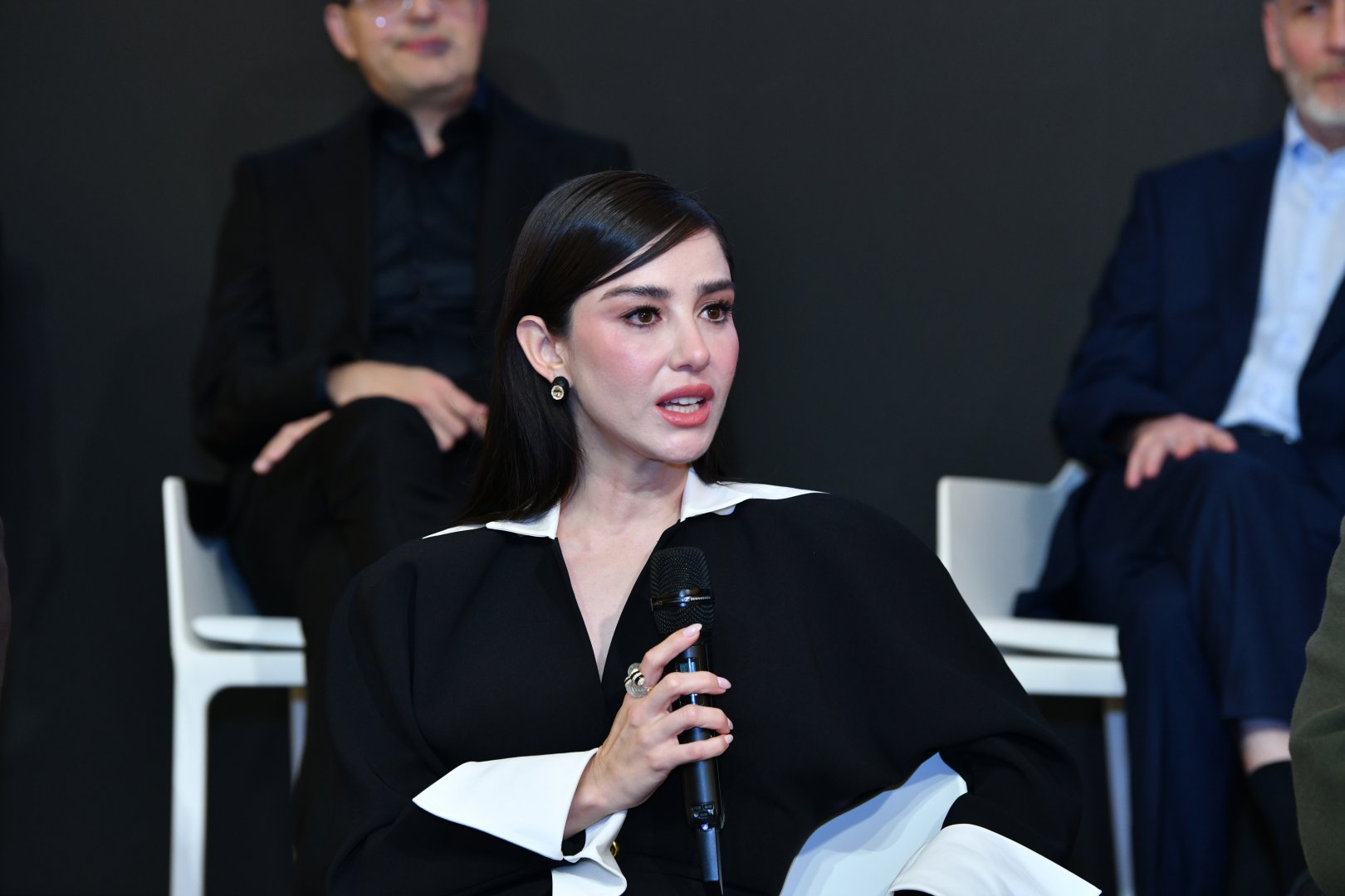 Heydar Aliyev Center hosts briefing with creative team of film "44" - one of Azerbaijan's major film projects (PHOTO/VIDEO)