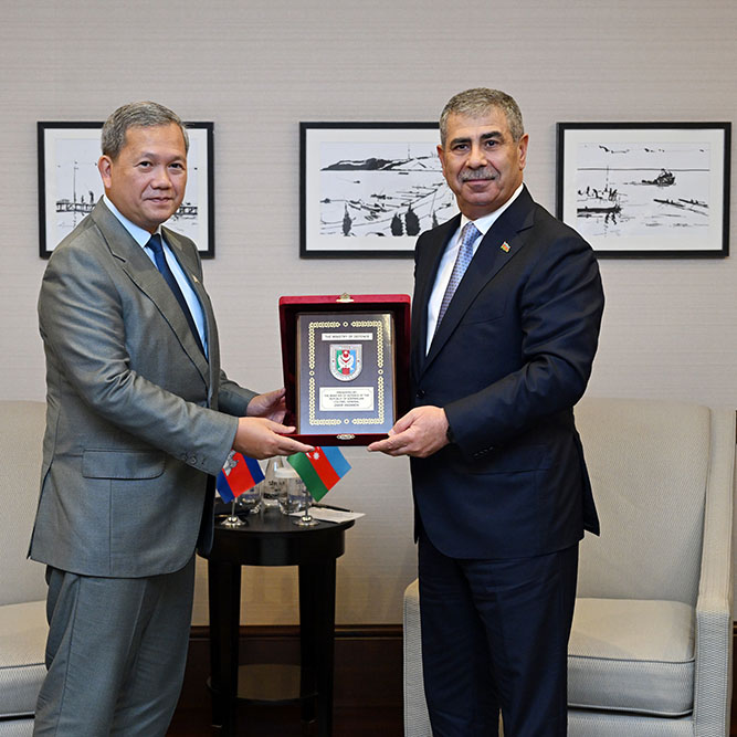 Azerbaijan, Cambodia discuss expanding military cooperation (PHOTO)