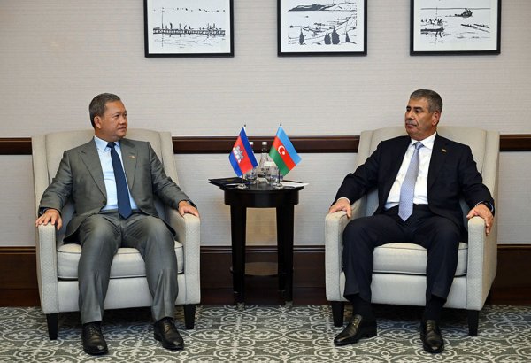 Azerbaijan, Cambodia discuss expanding military cooperation (PHOTO)