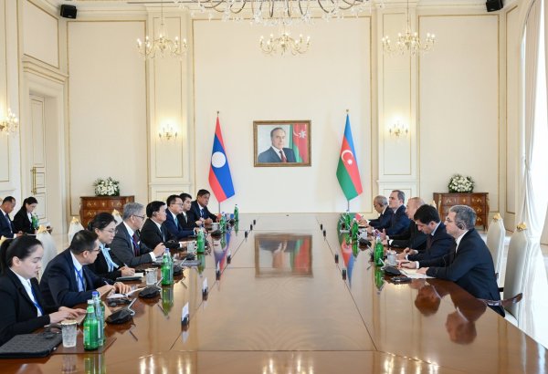 President Ilham Aliyev held expanded meeting with President of Laos (PHOTO/VIDEO)