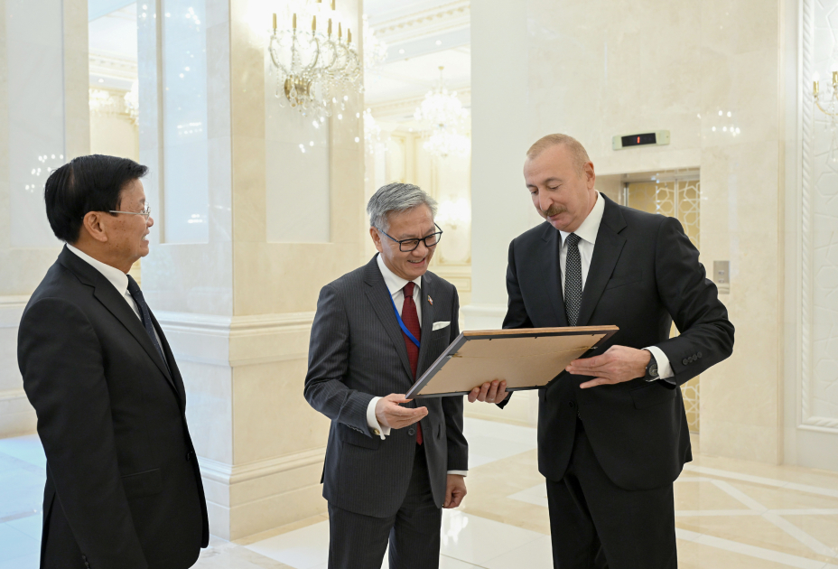 Official luncheon hosted in honor of President of Laos on behalf of President Ilham Aliyev (PHOTO)