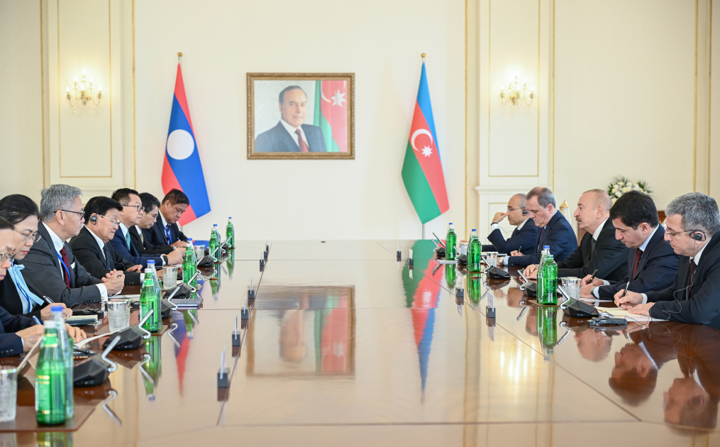 President Ilham Aliyev held expanded meeting with President of Laos (PHOTO)