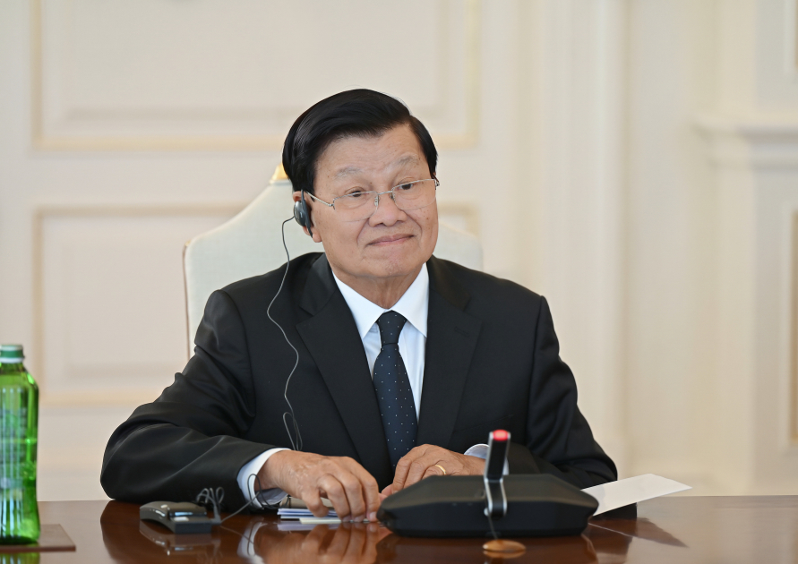 President Ilham Aliyev held expanded meeting with President of Laos (PHOTO)