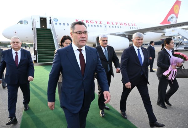 President of Kyrgyzstan arrives in Azerbaijan to attend CICA Summit (PHOTO)