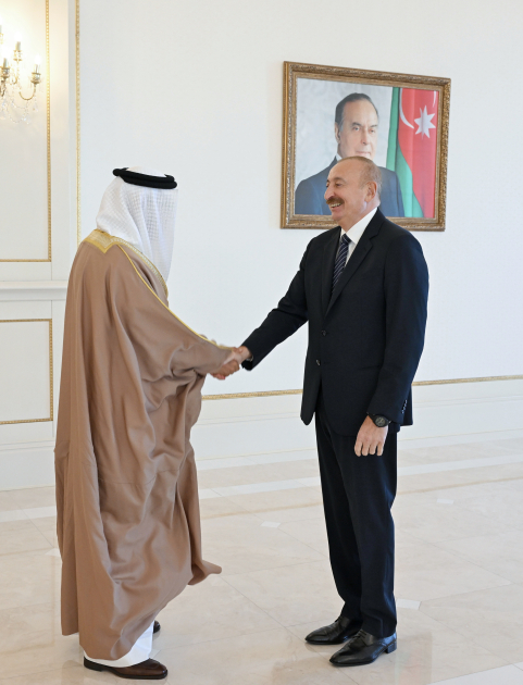 President Ilham Aliyev receives Bahrain's Minister of Foreign Affairs (PHOTO)