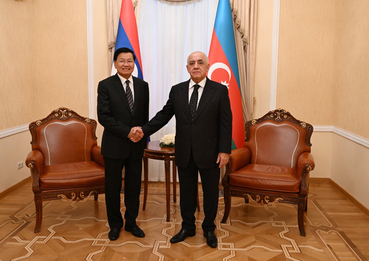 Azərbaycan Baş naziri, Laos prezidenti ticarət və enerji əməkdaşlığı barədə müzakirə edir (ŞƏKİL)