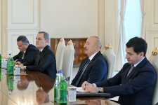 President Ilham Aliyev receives Bahrain's Minister of Foreign Affairs (PHOTO)