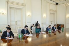 President Ilham Aliyev, First Lady Mehriban Aliyeva meet with Vietnam's Vice President (PHOTO)