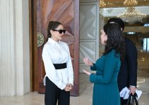 President Ilham Aliyev, First Lady Mehriban Aliyeva meet with Vietnam's Vice President (PHOTO)