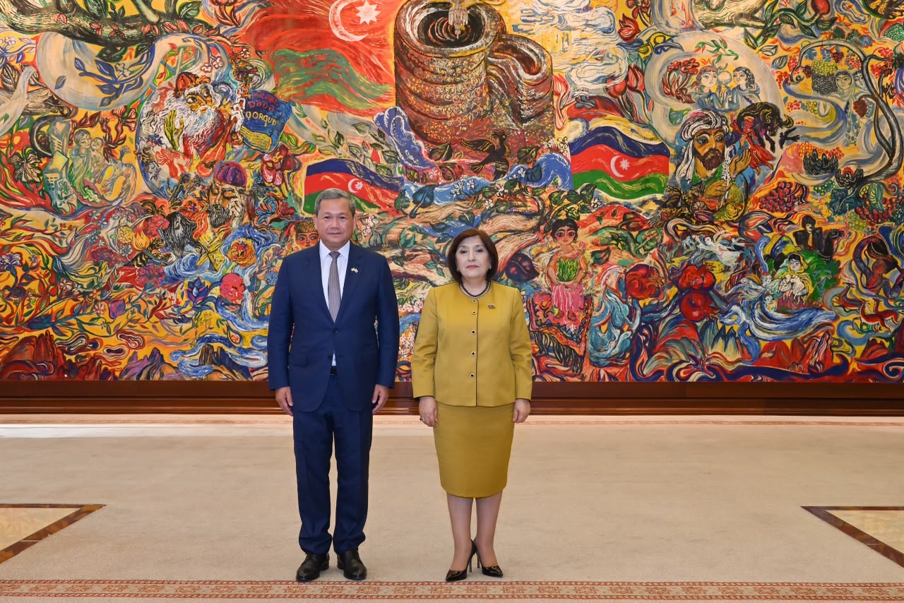 Cambodian PM Hun Manet visits Azerbaijani parliament, meets speaker (PHOTO)