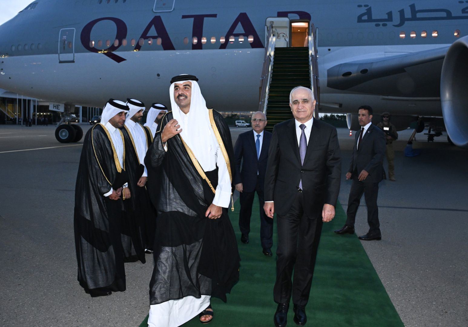Amir of Qatar arrives in Azerbaijan to attend 7th CICA summit (PHOTO)