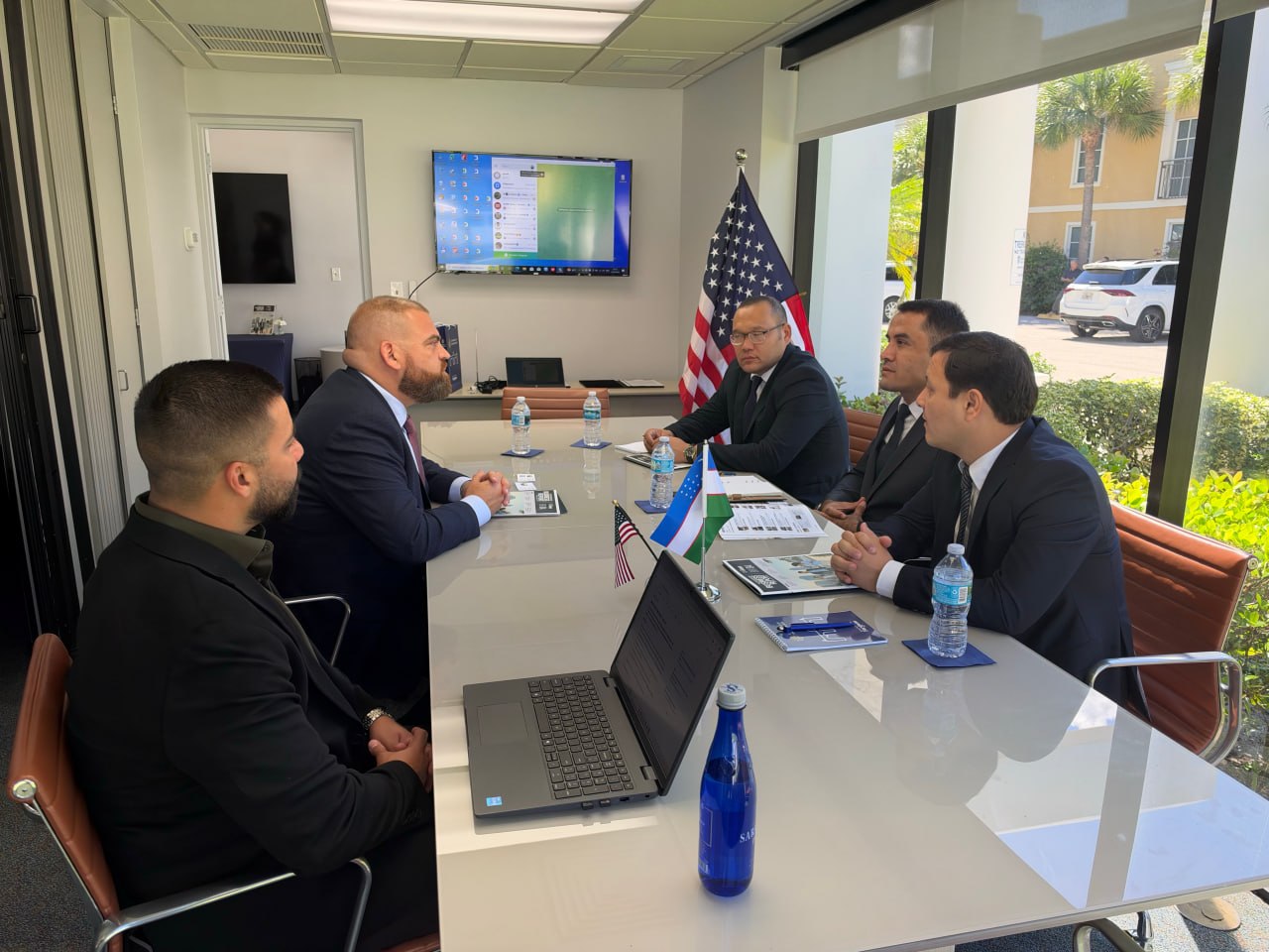 Özbəkistanın investisiya departamenti Florida'nın Palm Beaches palatasına qoşulur