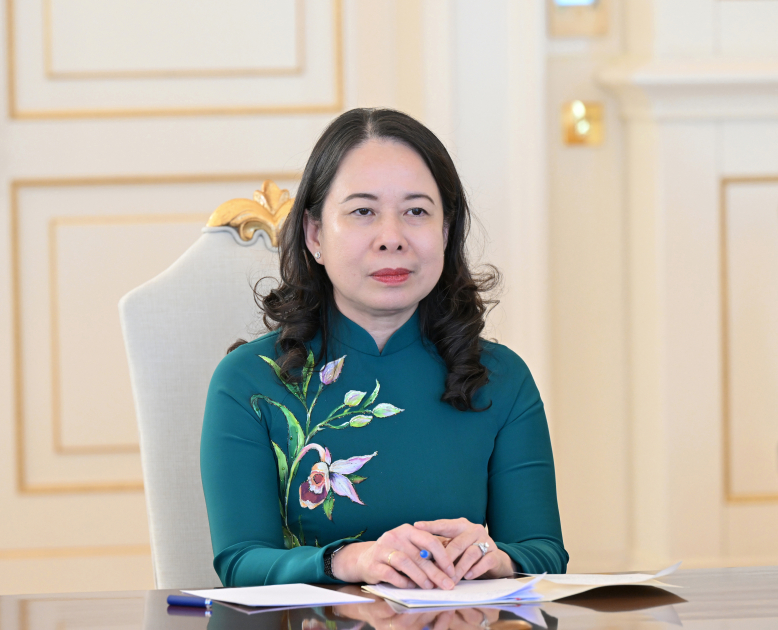 President Ilham Aliyev, First Lady Mehriban Aliyeva meet with Vietnam's Vice President (PHOTO)
