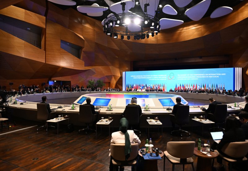 Sincere dialogue between representatives of various countries on sidelines of CICA Summit in Baku (VIDEO)