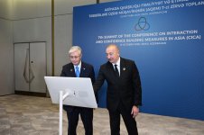 President Ilham Aliyev meets with Kassym-Jomart Tokayev and officially inaugurates Trans-Caspian Fiber Optic Cable (PHOTO)
