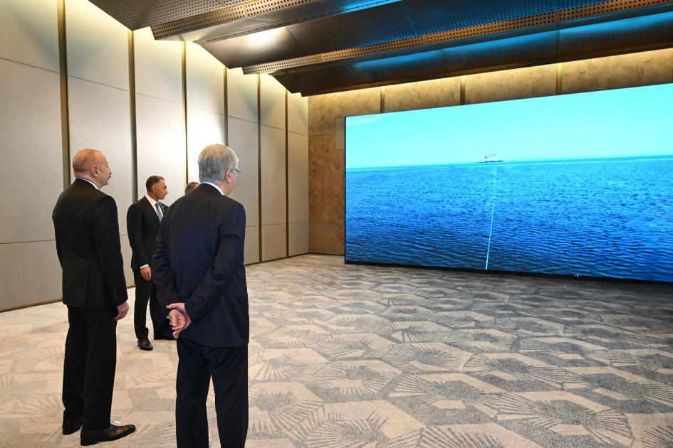 President Ilham Aliyev meets with Kassym-Jomart Tokayev and officially inaugurates Trans-Caspian Fiber Optic Cable (PHOTO)