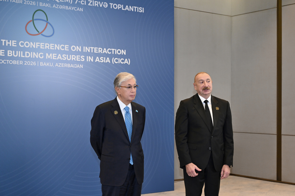 President Ilham Aliyev meets with Kassym-Jomart Tokayev and officially inaugurates Trans-Caspian Fiber Optic Cable (PHOTO)