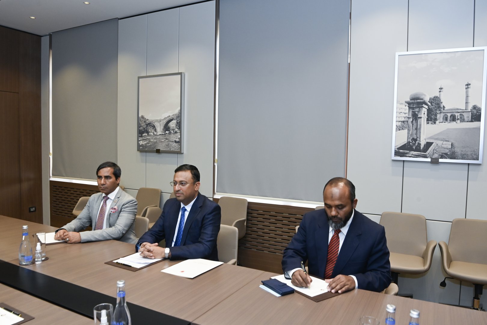 Azerbaijan, Bangladesh discuss expanding bilateral cooperation (PHOTO)