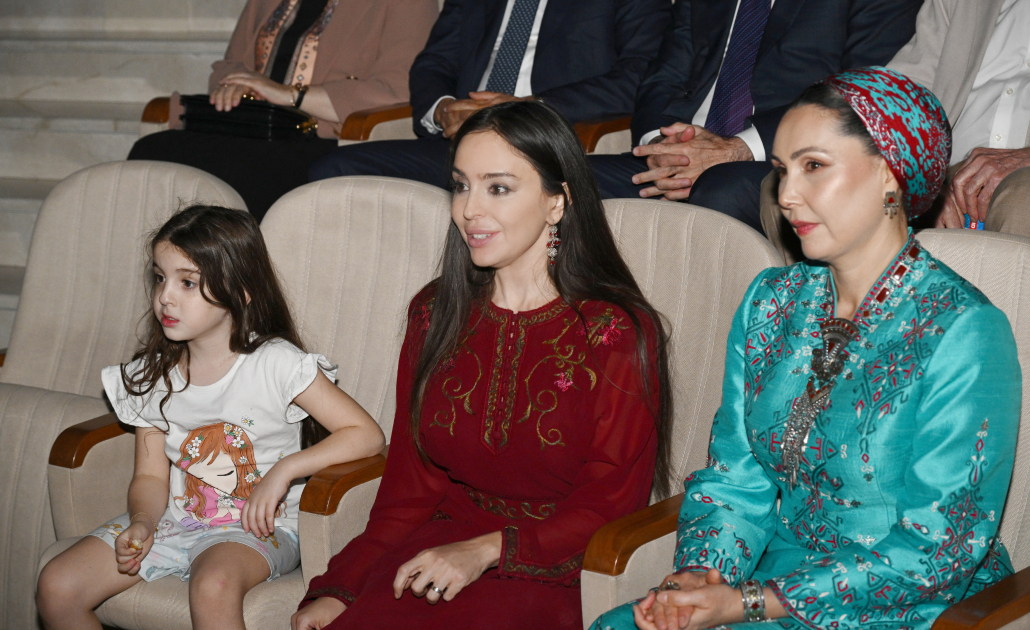 Leyla Aliyeva watches performance of Turkmen iconic Galkynysh national equestrian group in Arkadag city (PHOTO)