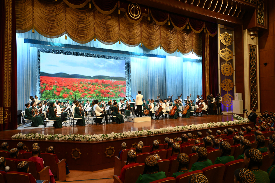 Leyla Aliyeva watches concert of State Symphony Orchestra of Turkmenistan in Ashgabat (PHOTO)