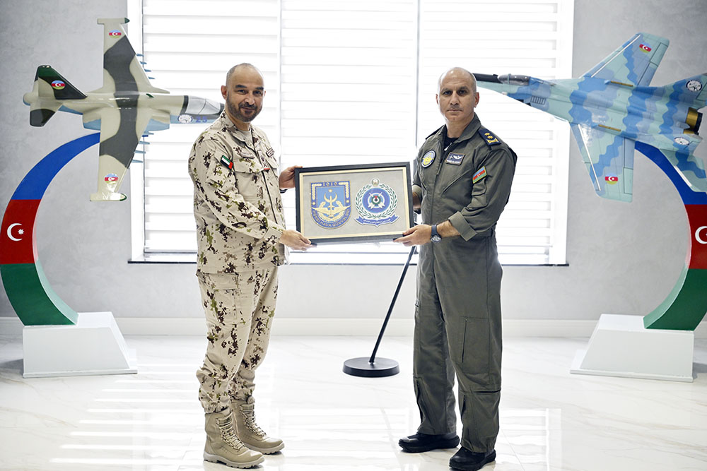 Azerbaijan, UAE air force commanders discuss joint exercises, cooperation (PHOTO)