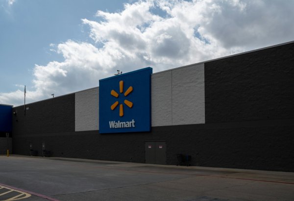 Fitch rates Walmart’s new notes ‘AA’, sees revenue up 4.3% in 2026
